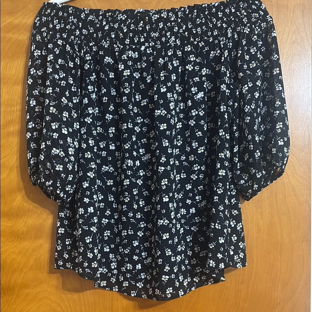 NWOT Pleione black floral blouse, size M